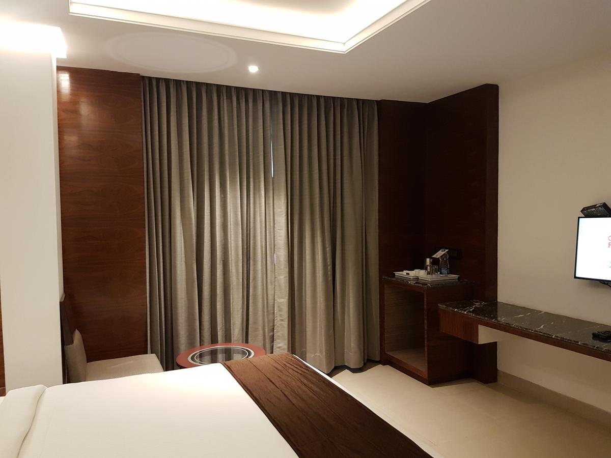 Отель Urvashi Residency Ченнаи Экстерьер фото